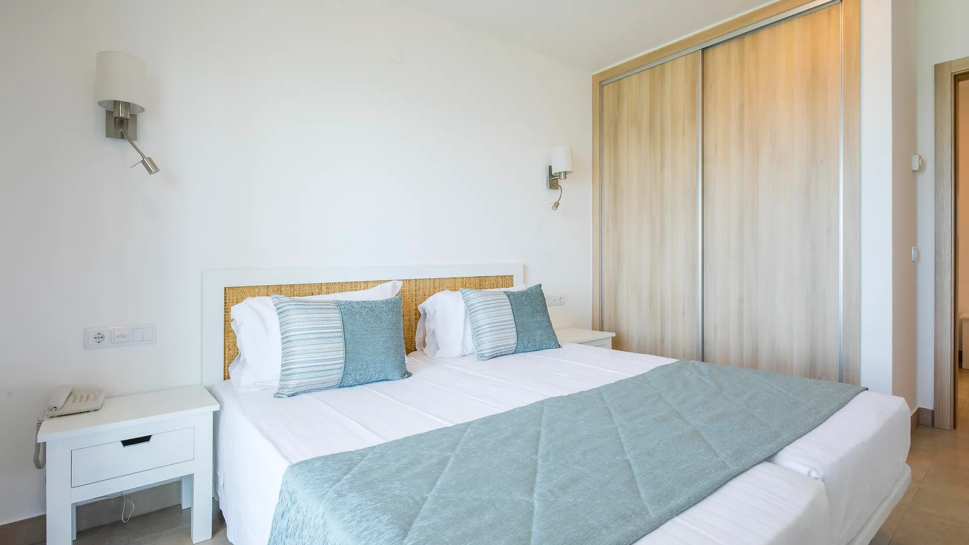 ****  Clube Porto Mos - Sunplace Hotels & Beach Resort Lagos Portugália